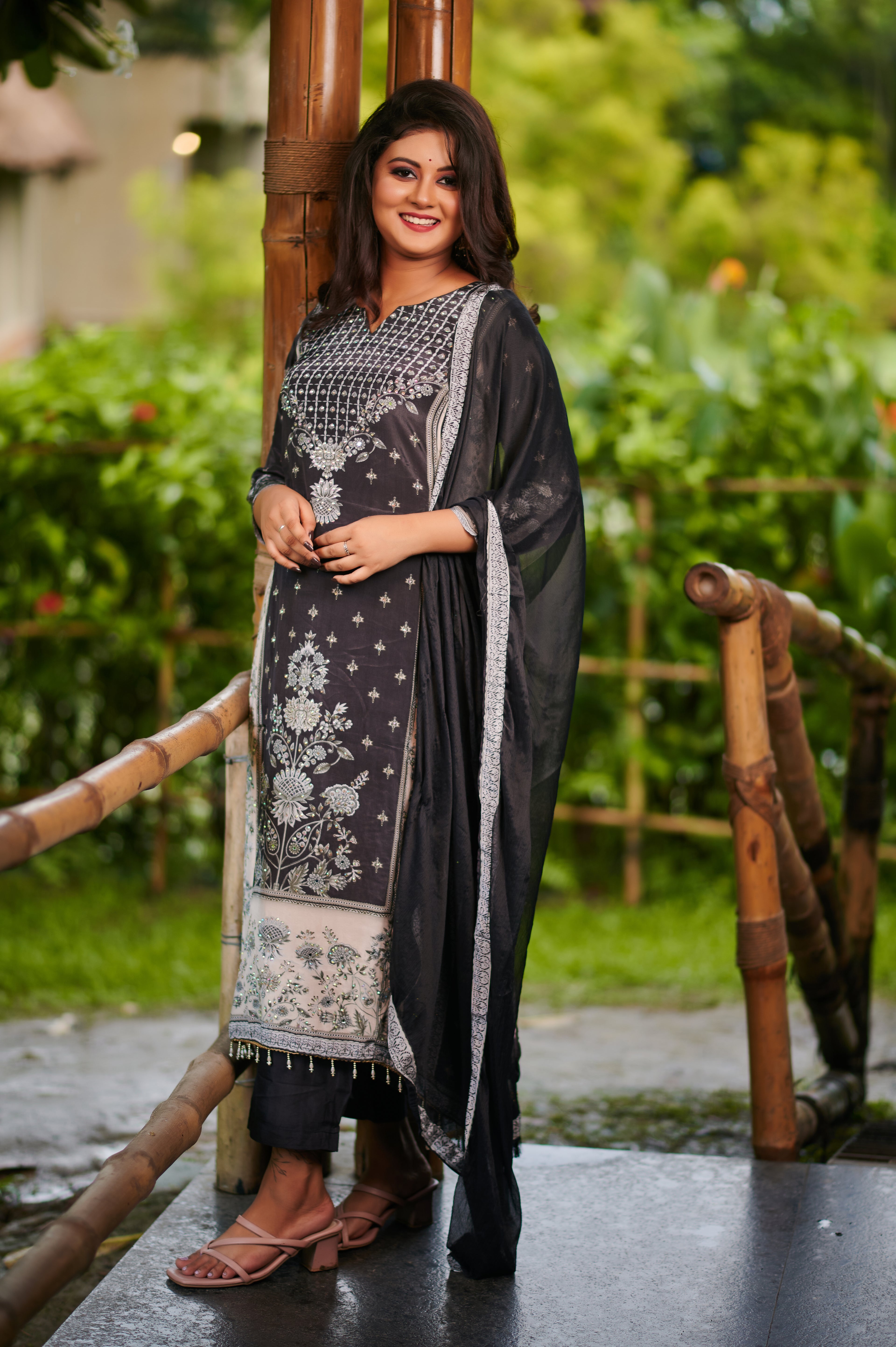 Noir Elegance – Embroidered 3-Piece Suit Set