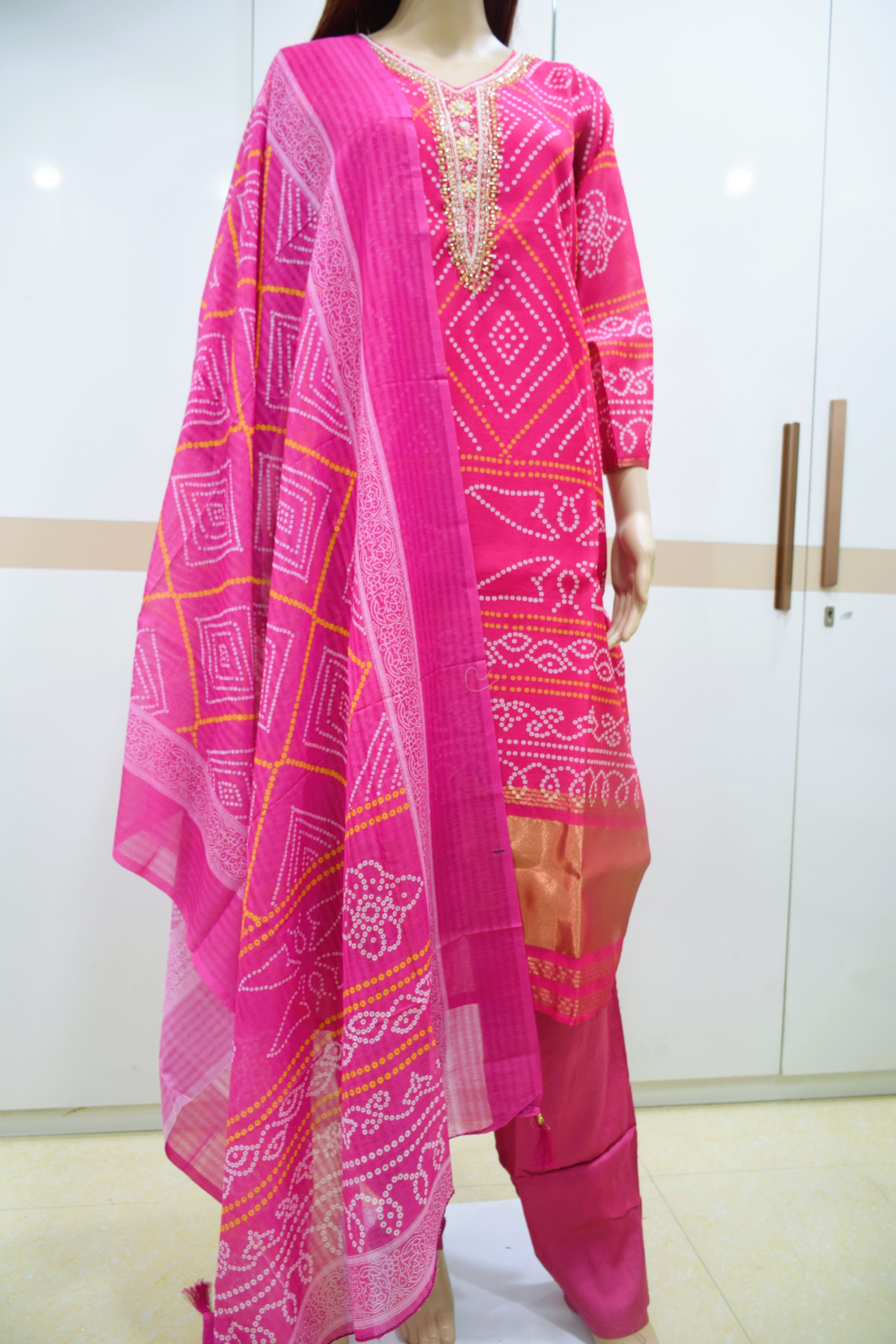 The Festive Fuchsia Bandhani kurta Set