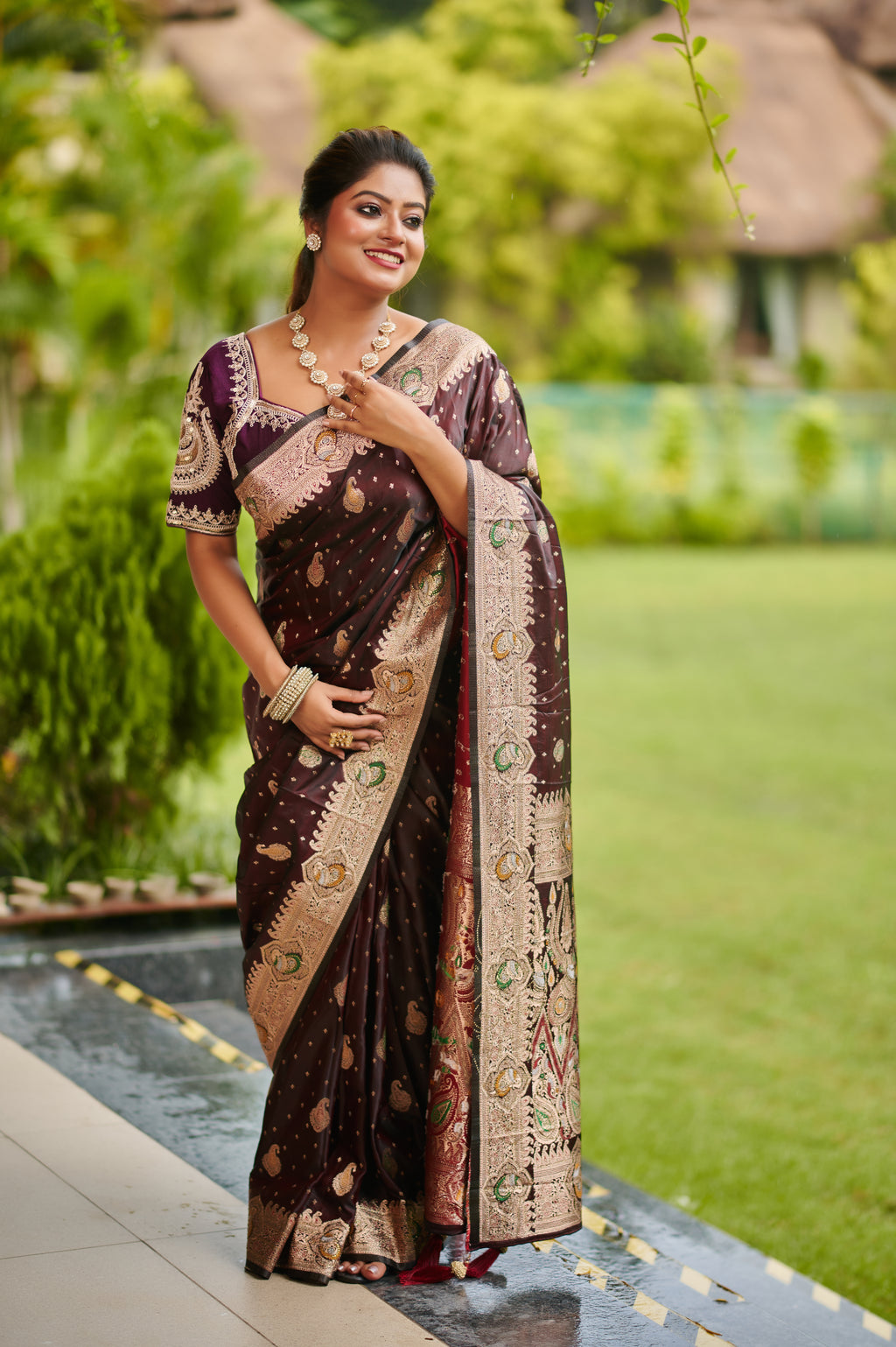 Coffee Brown Pure Silk Saree with Rich Zari & Paisley Embroidery (Dual shade)