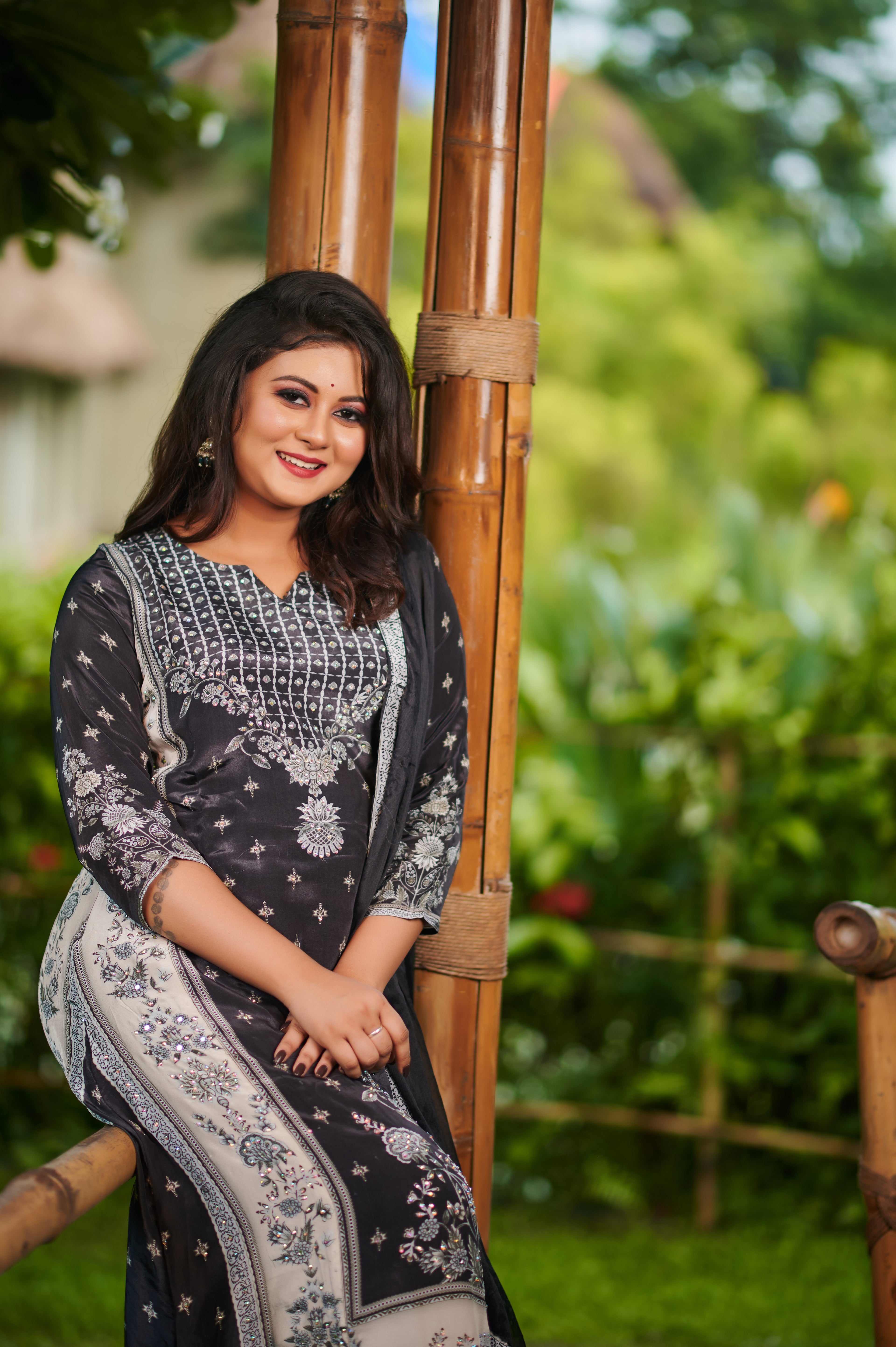 Noir Elegance – Embroidered 3-Piece Suit Set