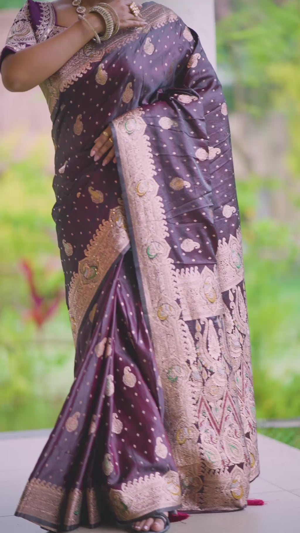 Coffee Brown Pure Silk Saree with Rich Zari & Paisley Embroidery (Dual shade)