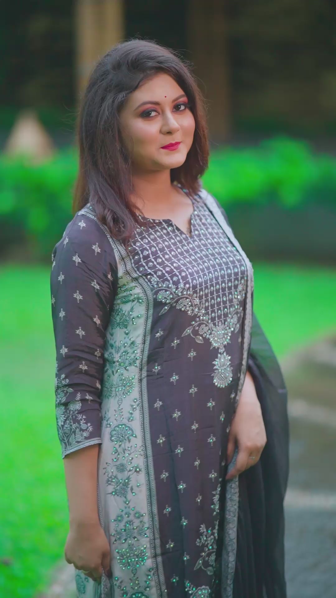 Noir Elegance – Embroidered 3-Piece Suit Set